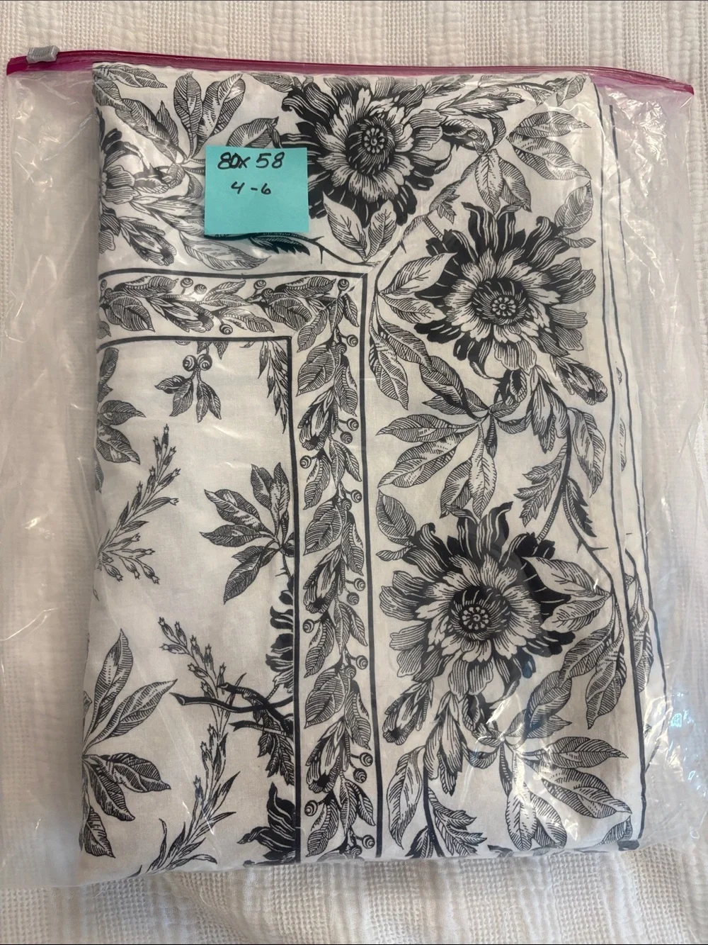 Black and White Floral Oblong Tablecloth